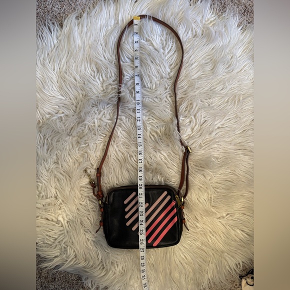 Fossil Piper Toaster Navy 
Pebbled Leather
Ombre Heart Crossbody EUC - Picture 13 of 15